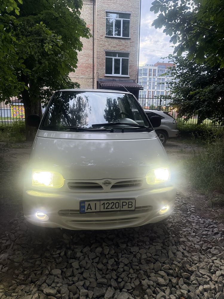 Продаю авто Нісан ванетте