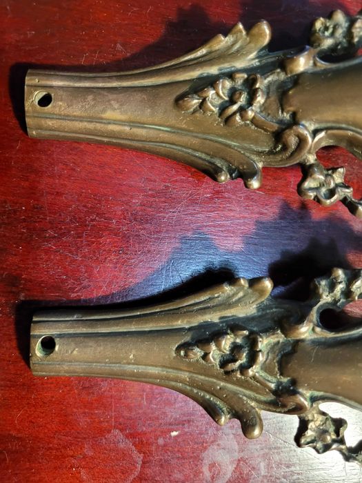 Stare przedwojenne uchwyty, klamki szyldy mosiężne do drzwi