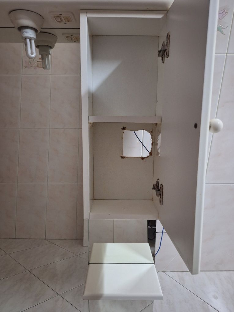 Espelho armário WC com luz