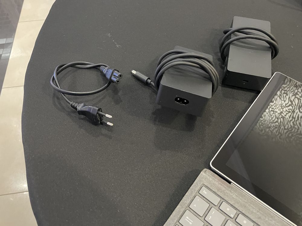 Windows surface  laptop/tablet klawiatura 8gb ram win10 i5