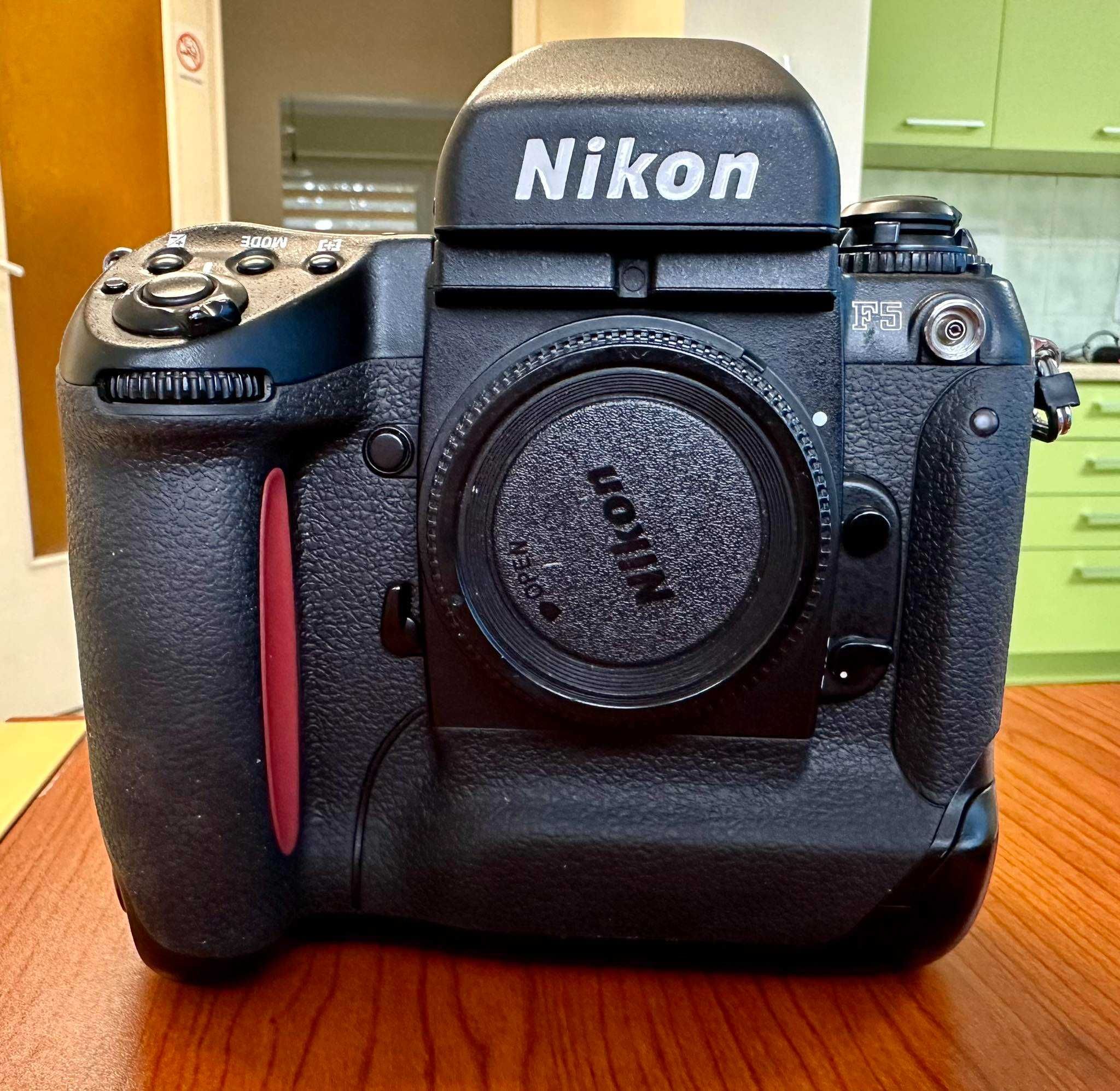 Nikon F5  analog