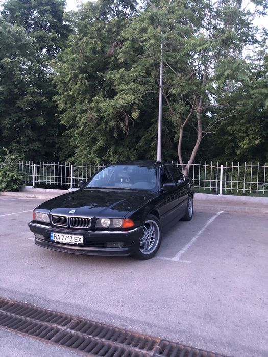 Продам Bmw 740 e38