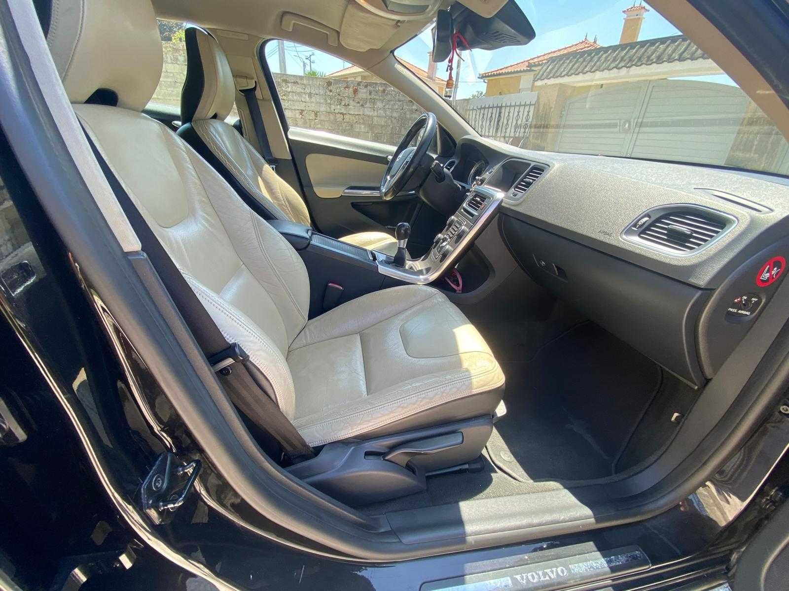 Volvo V60 2.0 D3 Momentum