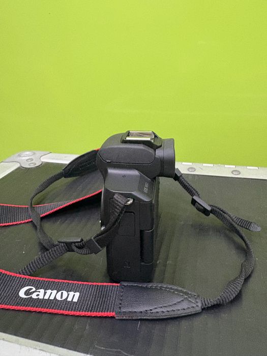 Máquina Fotográfica Canon EOS M50