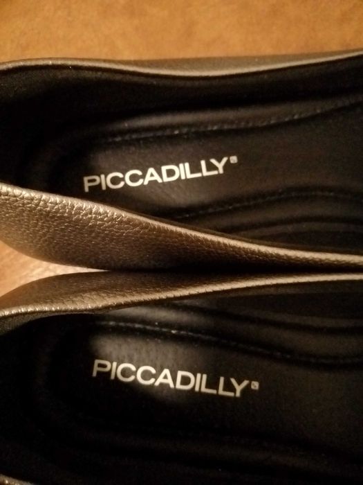 Bonitas e confortáveis sabrinas em péle novas