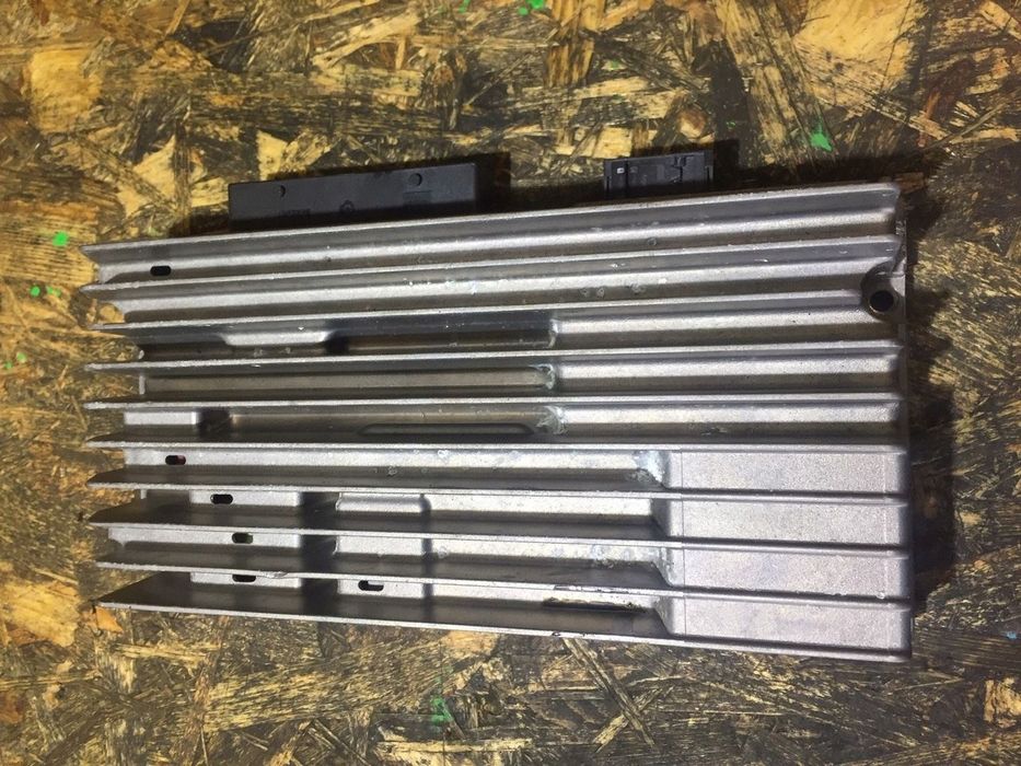 AUDI A4 B8 A5 WZMACNIACZ BANG OLUFSEN 8T0035223S