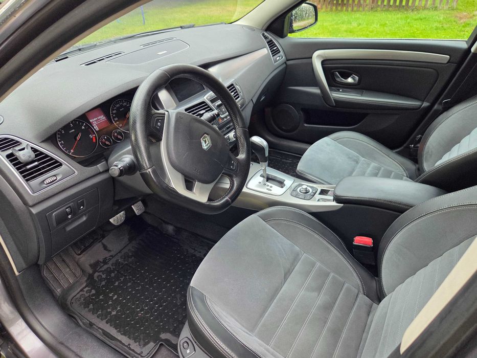 Laguna III 2.0 dci 173km 4control Bose automat 2012