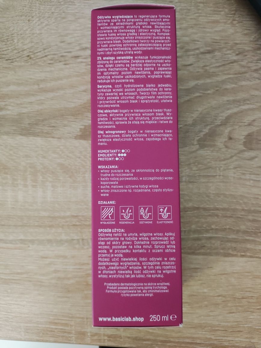 Basiclab odżywka do włosów wygładzająca włosy puszące się  250 ml