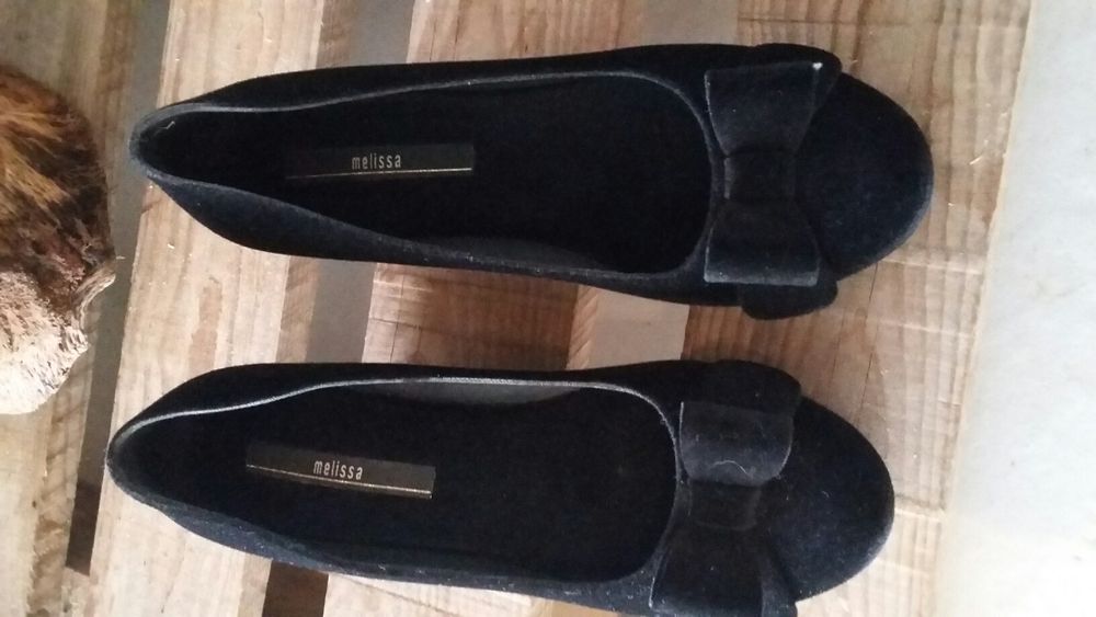 Melissas em veludo novas