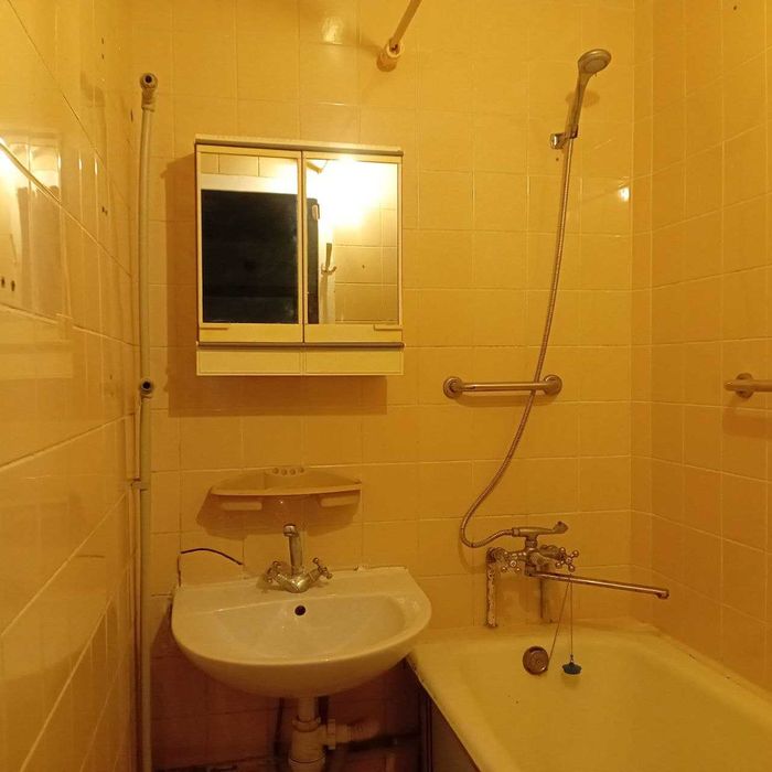 Продаю 3 комнатную квартиру на Пл. Победы