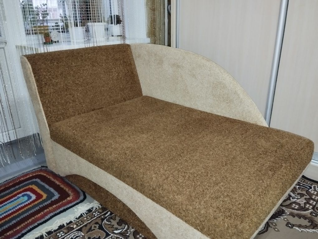 Продам диван в гарному стані