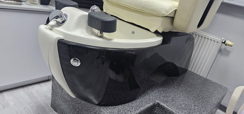 Fotel spa do pedicure z masażem i krzesełkiem