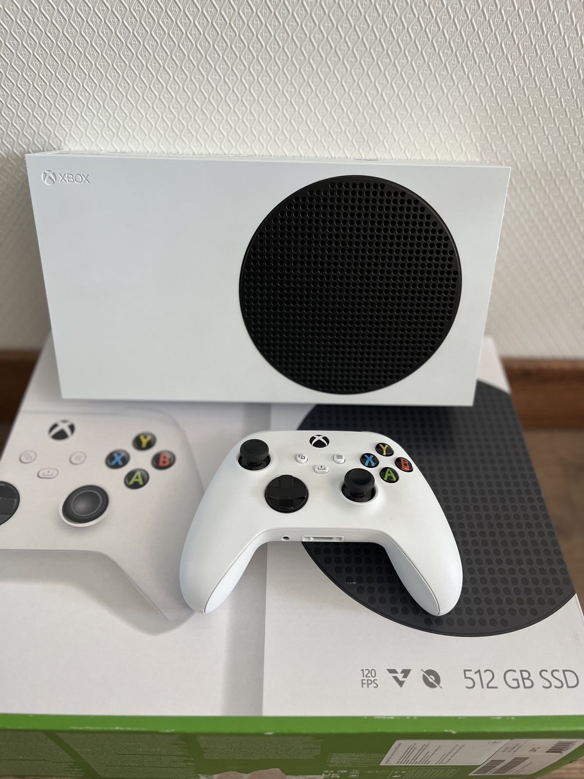 Xbox Series S 512GB з двома геймпадами