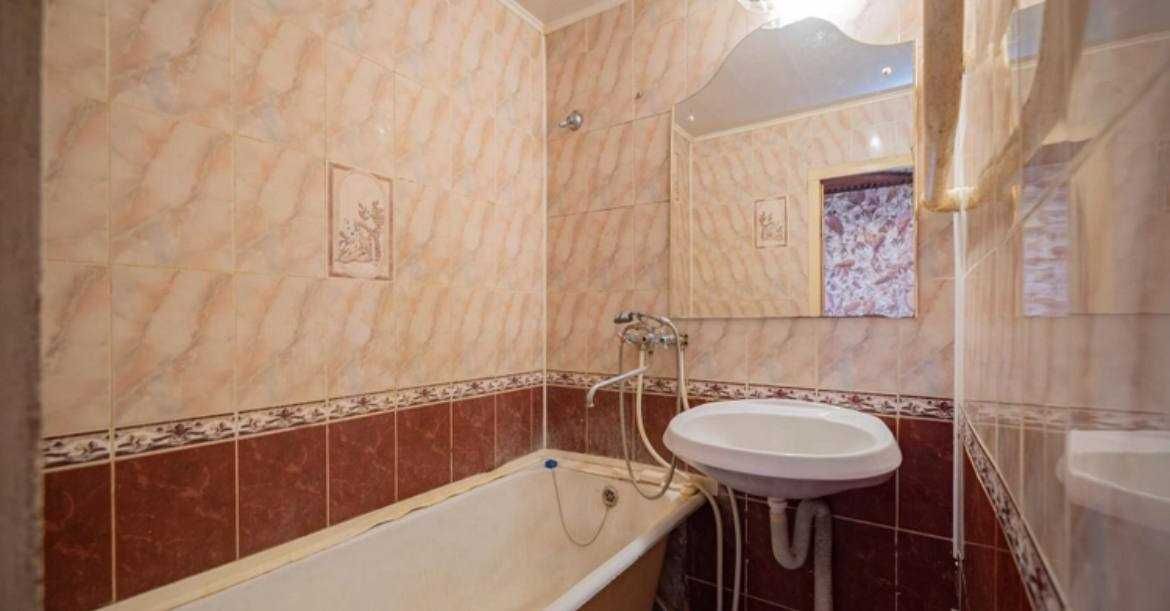 Продам 2к. Драгоманова 42 Дарницький р-н