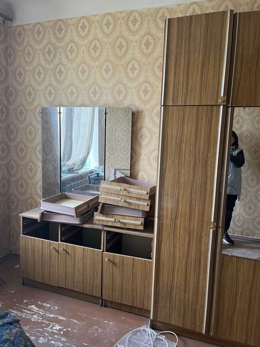 Шкаф, кровать, тумбочка