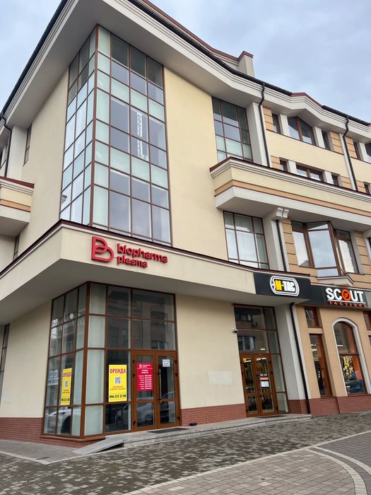 Оренда (продаж)приміщень в центрі міста 719,2 м.,720м по вул.Гузара,49