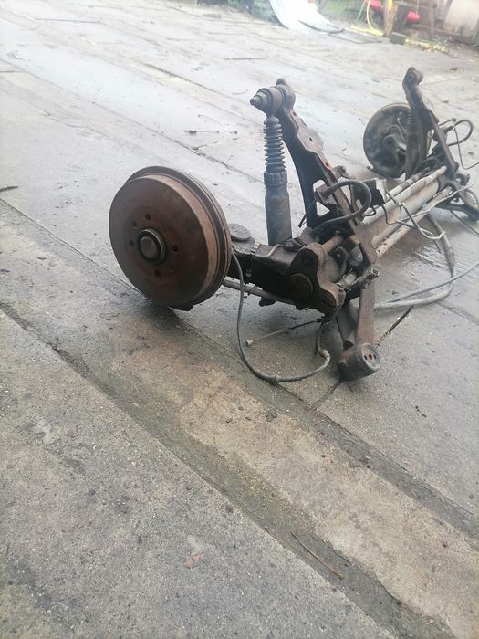 Tylna belka citroen Berlingo 1