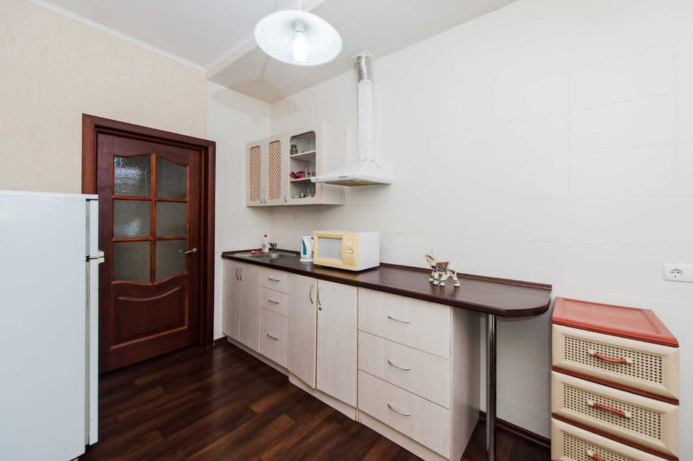 Центр. Район Панкрат-го моста сдам гостиничний номер с удобствами