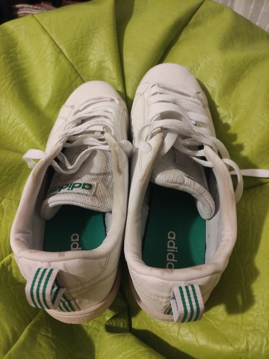 Ténis/ Sapatilhas Adidas 
Tamanho 42
Usadas. Ver fotos.

Entrega em mã
