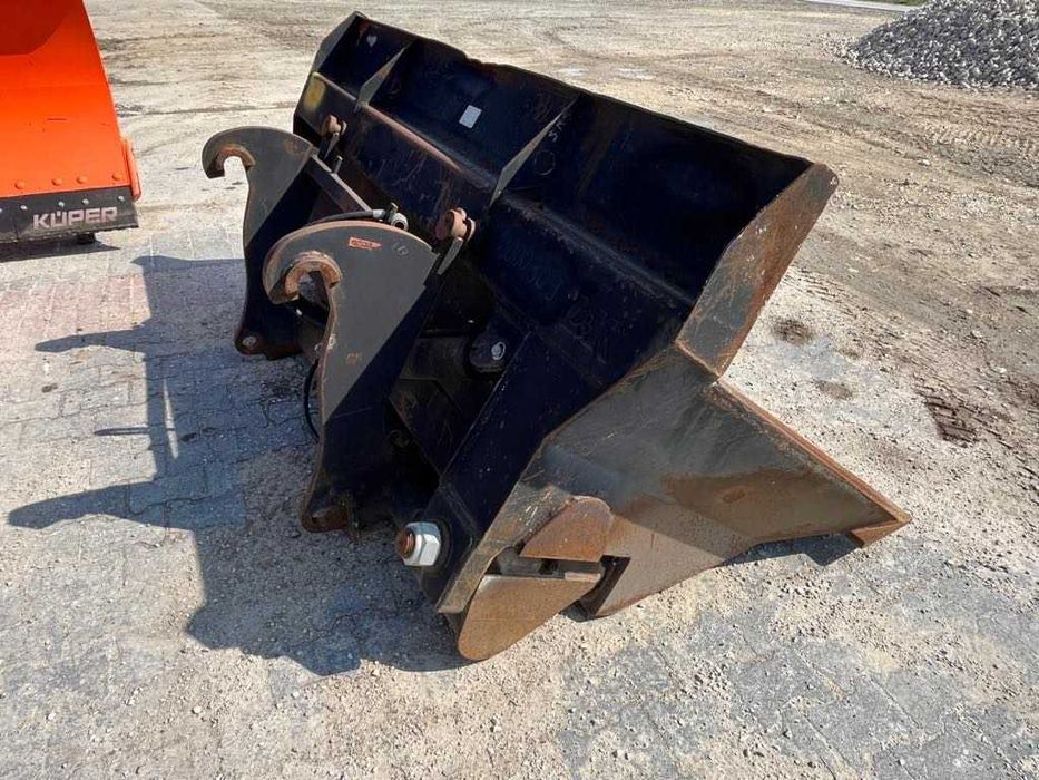 Łyżka hydrauliczna z siłownikiem
