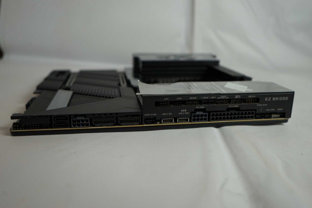 Материнська плата MSI MEG X870E GODLIKE