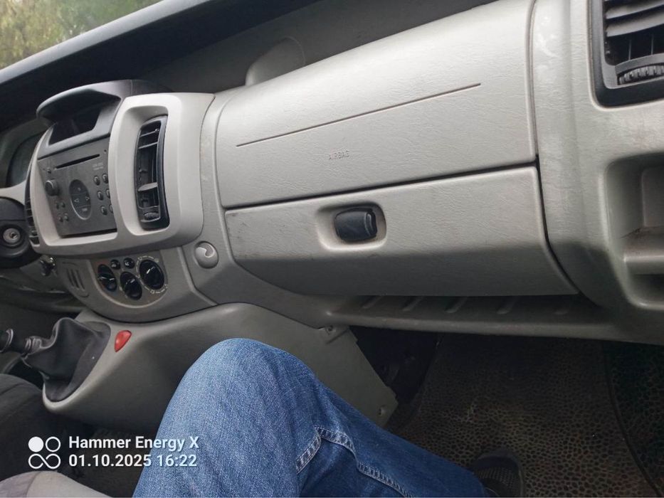 Opel vivaro 9 osobowy HAK super stan