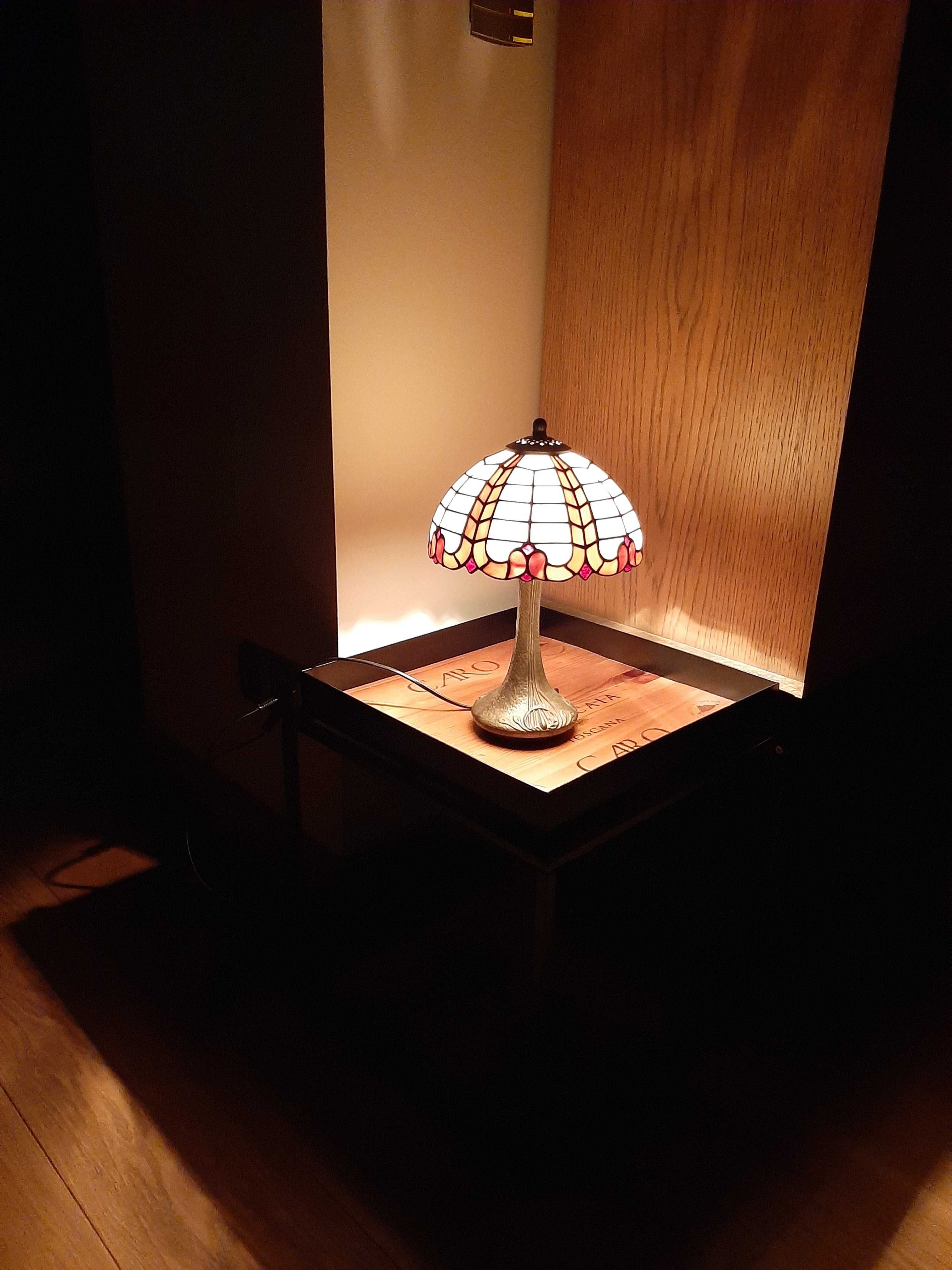 Lampa witrażowa na biurko
