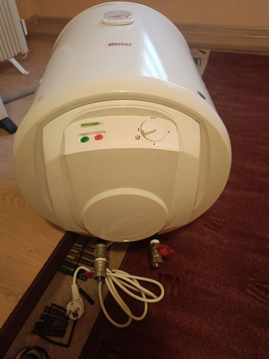 Elektryczny ogrzewacz wody bojler WJ Mister 40 l.