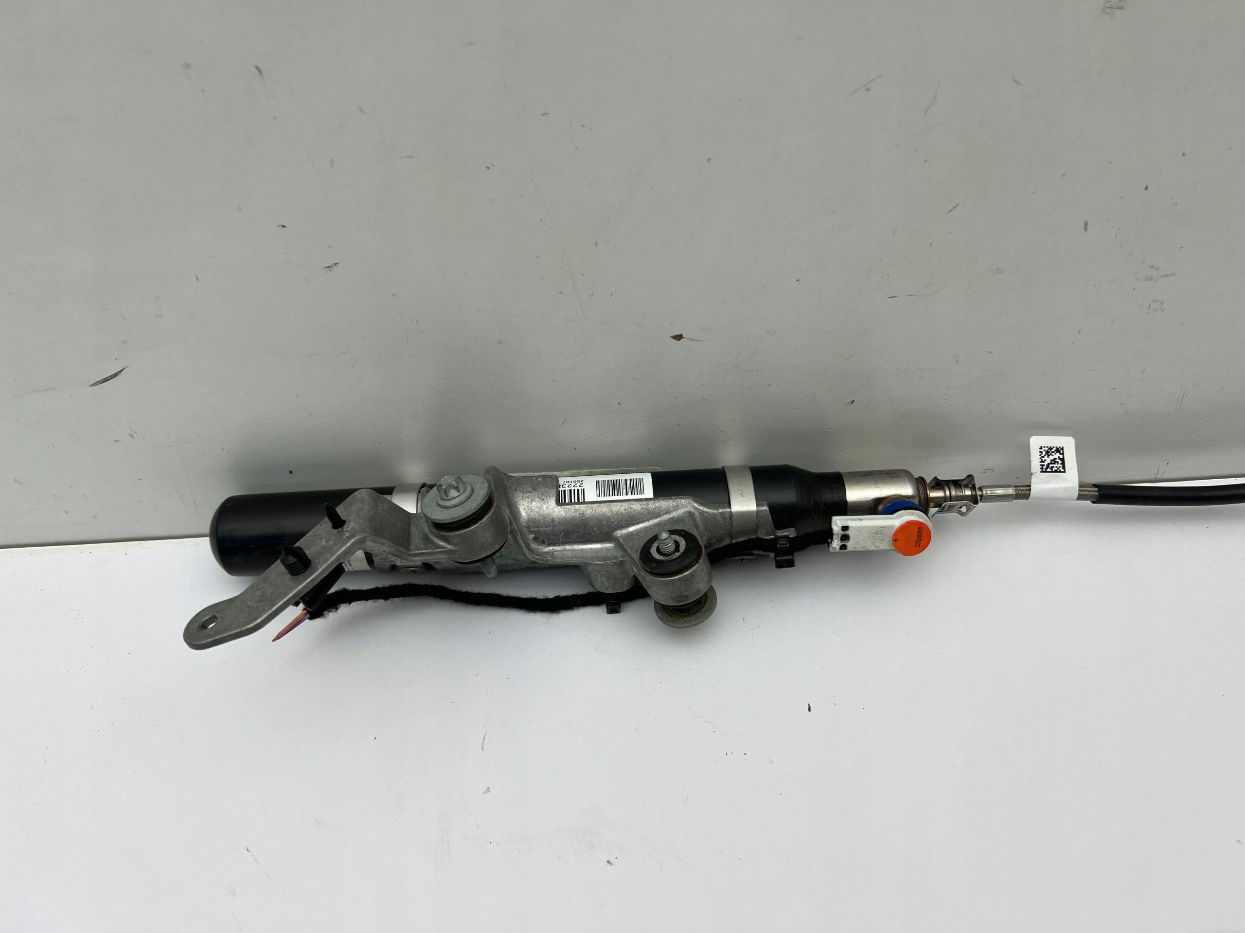 Mercedes c klasa W206 gaśnica turbosprężarki oryginał N