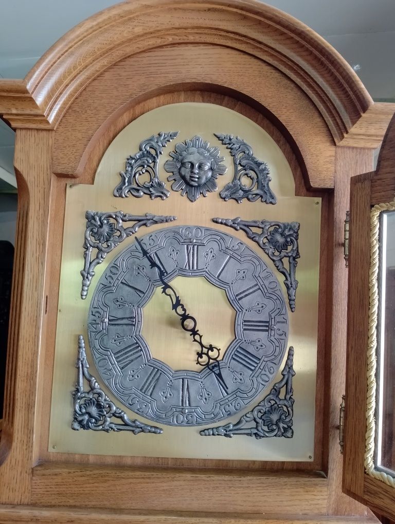 Piękny stylowy zegar kwadransowy z Belgii w dębowej obudowie