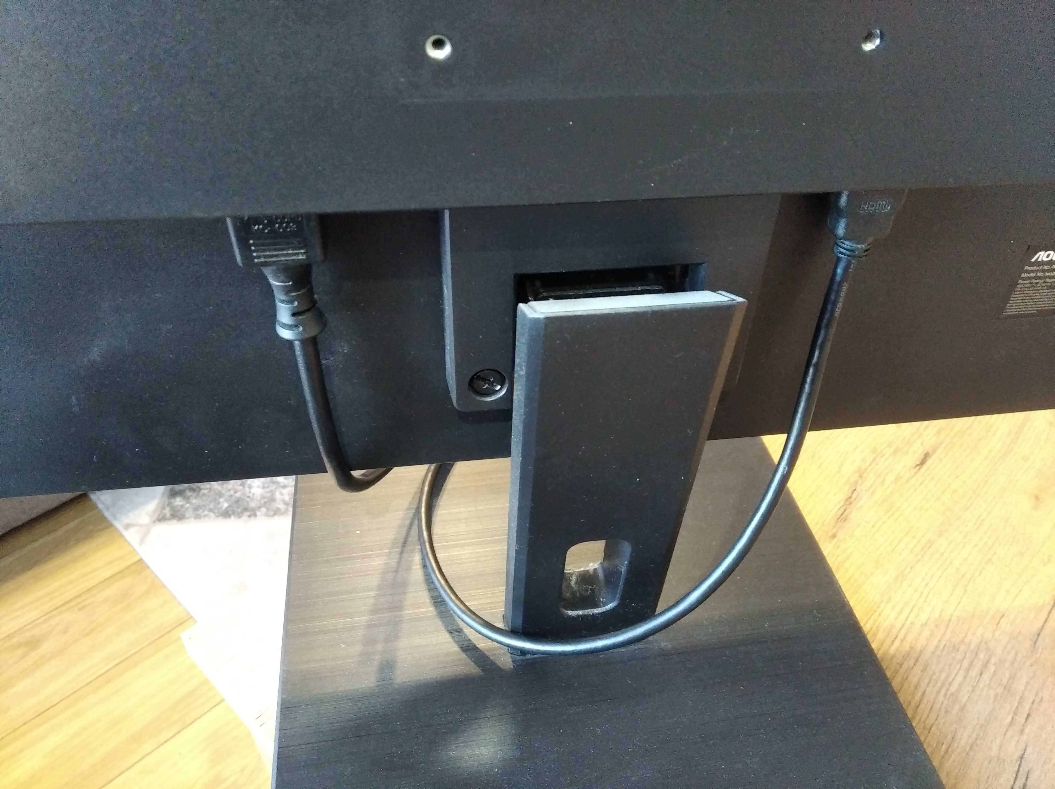 Monitor AOC 31,5 cala