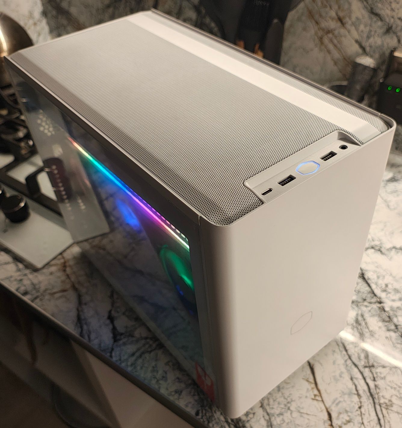 Пк для єстетів 5700х 3080 формату mini itx