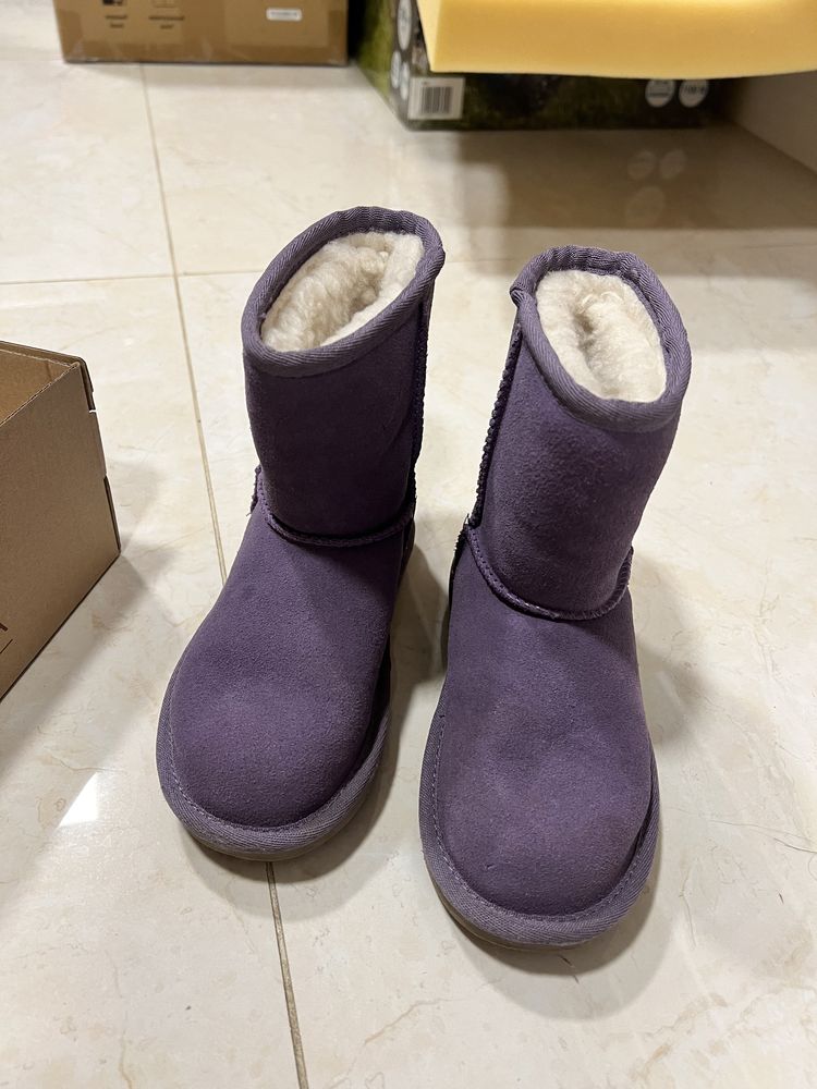 Дитячі зимові чоботи  Koolaburra by UGG 28,5р.