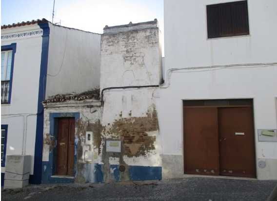 Moradia (ruína) – Centro Histórico - Redondo