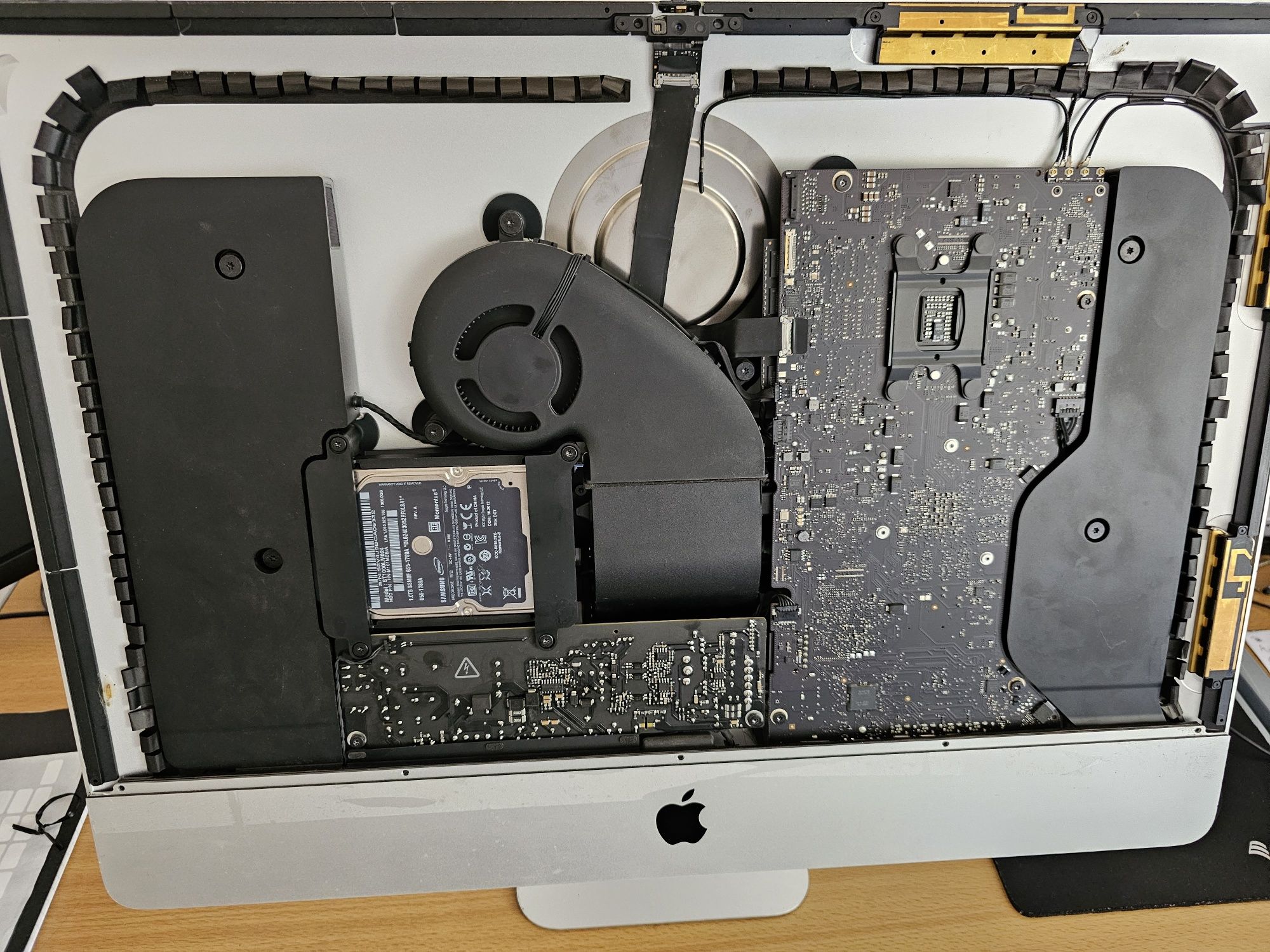 Imac com ecrã e disco avariado