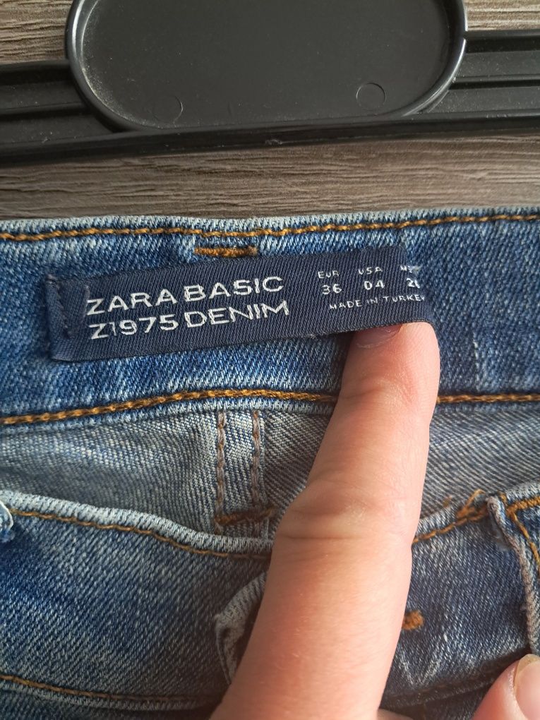 Spodnie skinny z dziurami Zara Basic S