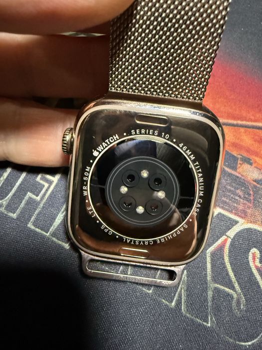 Apple watch 10 46mm Gold Titanium