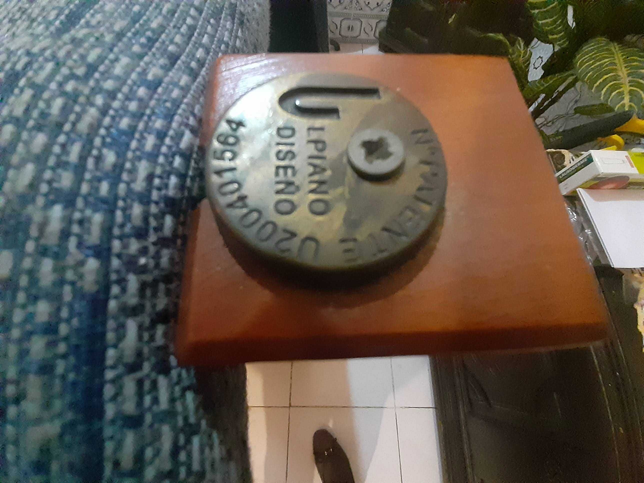 Cadeira tabua de passar a ferro, nunca usada