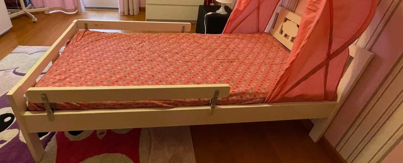 Cama de Criança + Colchão + roupa de cama