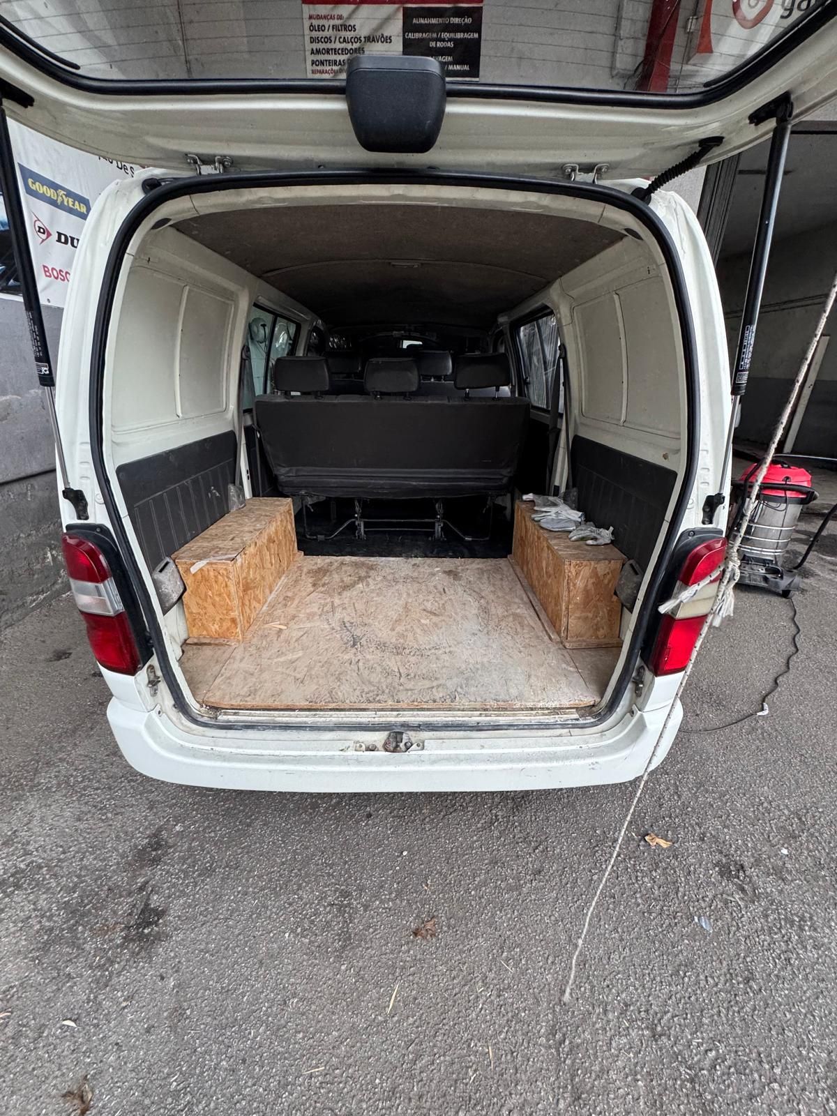 Toyota hiace 6 lugares