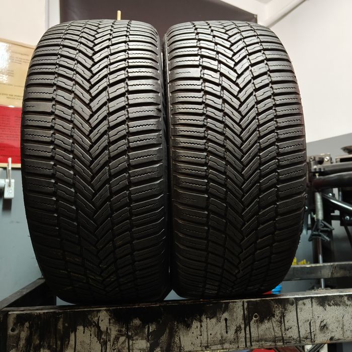 245/45/19 XL Sprzedam parę opon całorocznych Bridgestone