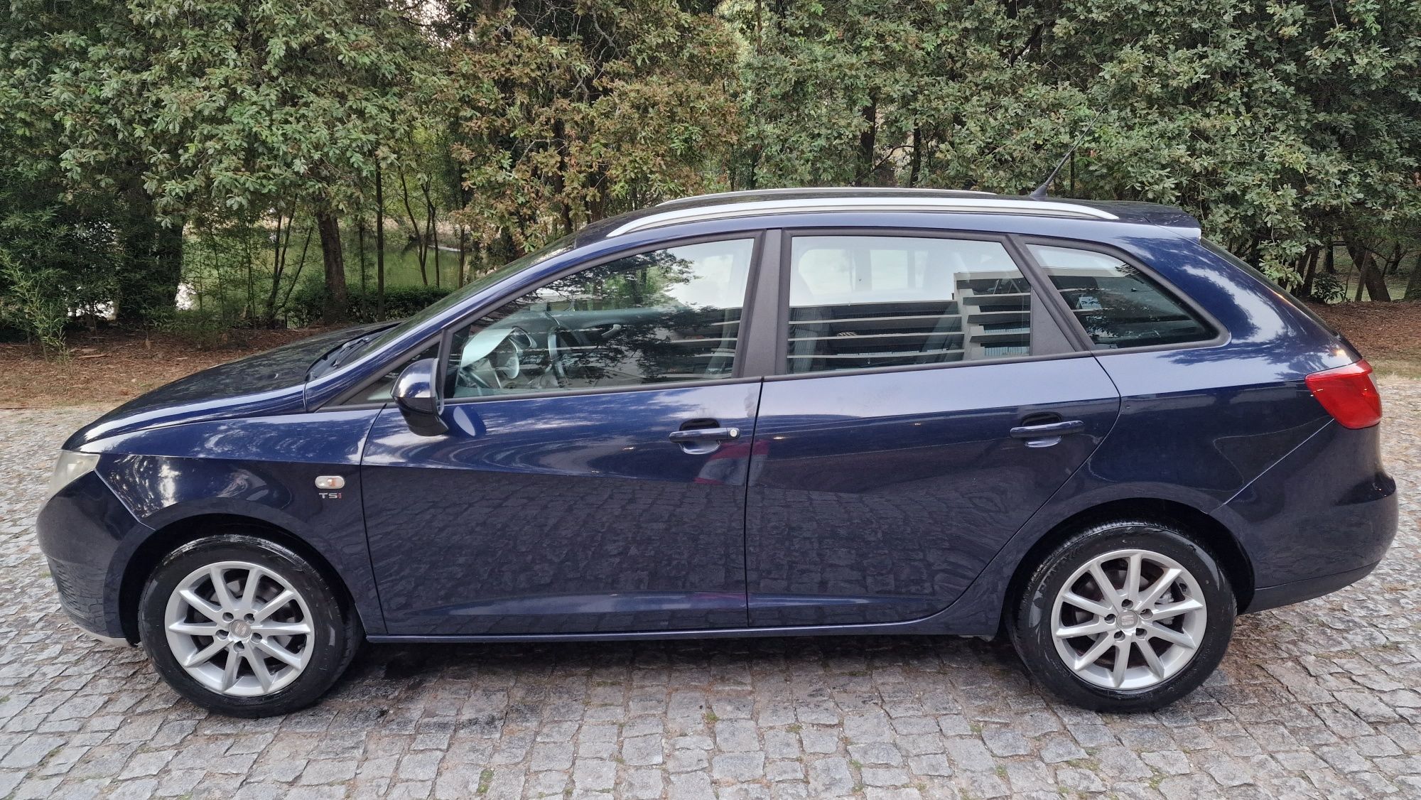 Seat ibiza 1.2 TSI 75Cv Ano 2011/03 impecável nível geral