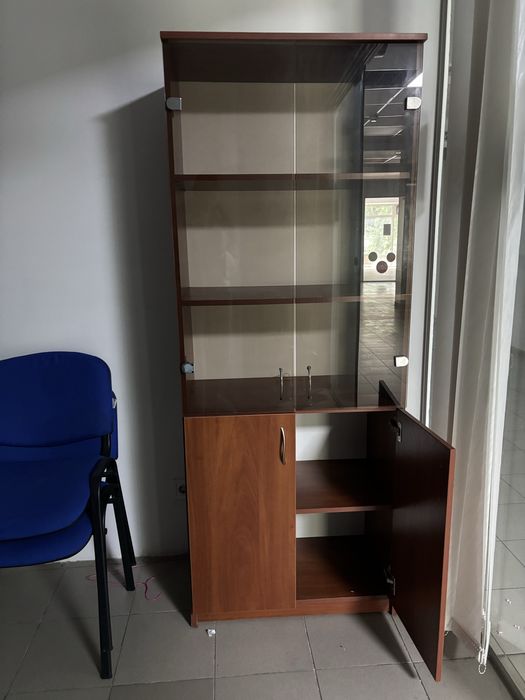 Офісна шафа скляна