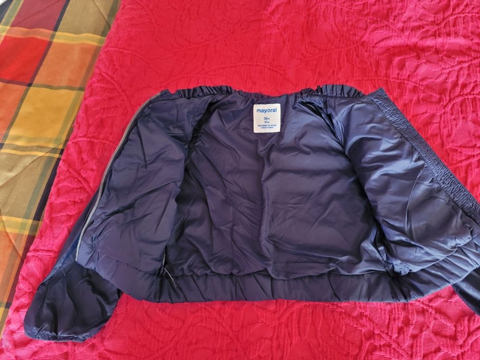 Corta vento azul marinho de menina da Mayoral