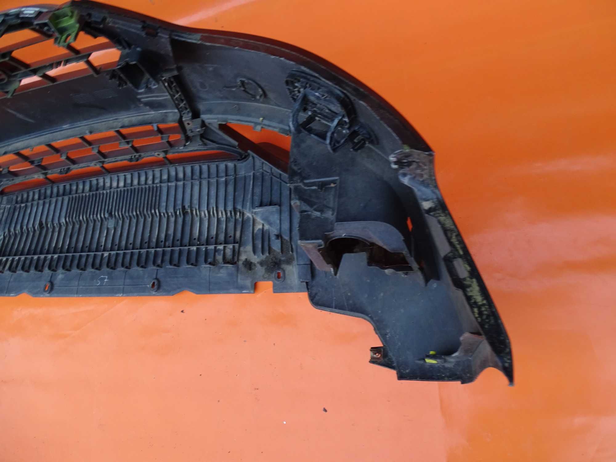 Audi A4 B8  8K0 LIFT 11-15  zderzak przód, osłona płyta pod zderzak
