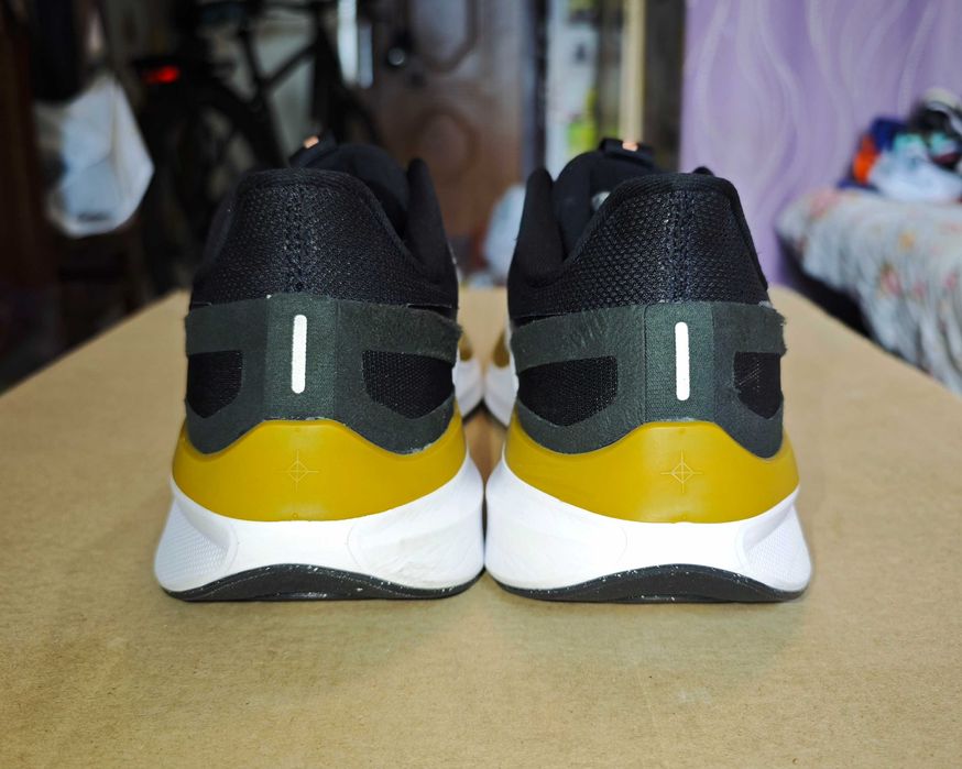 Оригінальні Кросівки Nike Air Zoom Structure 25