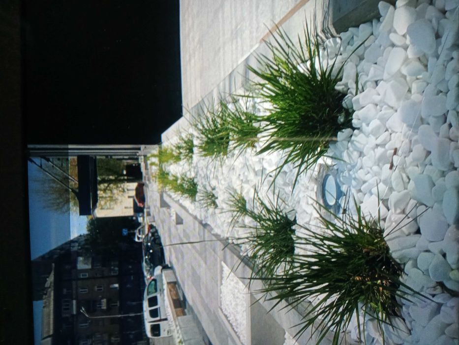 Продам белый камень , крошка, галька декорландшафт 15грн/1 кг