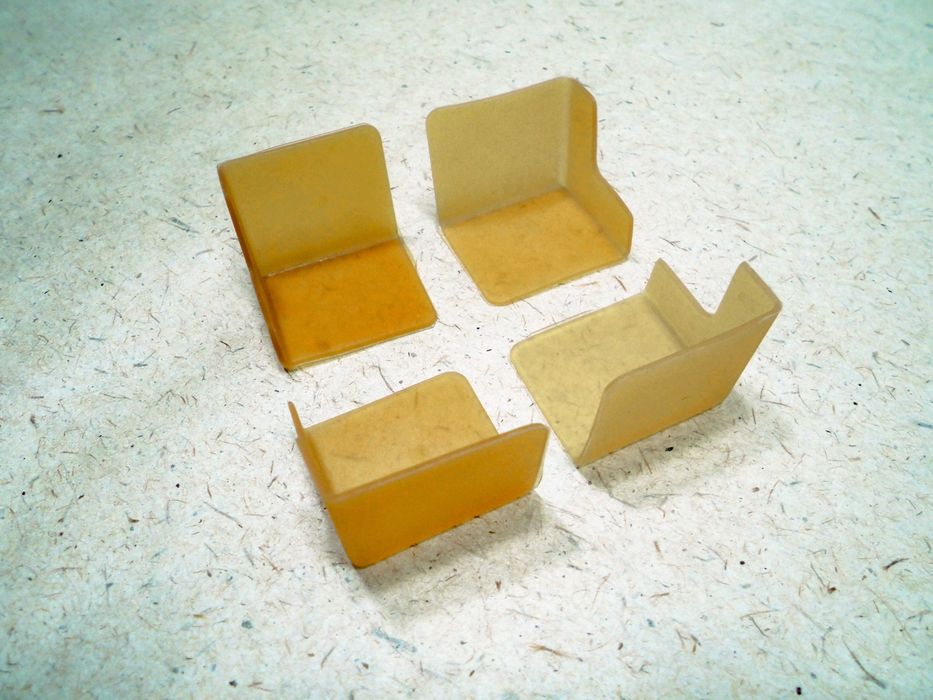 Уголок защитный для аудиотехники силиконовый