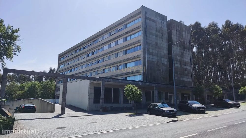 Apartamento T2 com Terraço e Garagem, Maia (Ao Aeroporto)