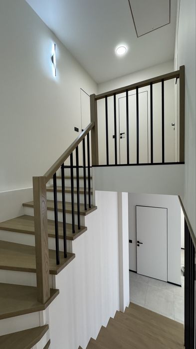 Сходи  перило ясен дуб